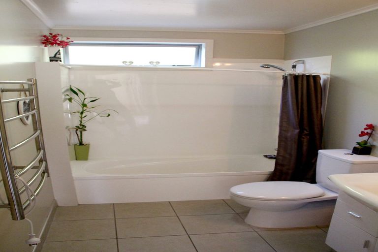 Photo of property in 33 Ward Drive, Opua, 0200