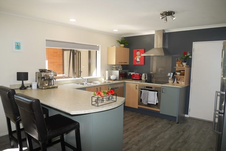 Photo of property in 121 Weggery Drive, Waikanae Beach, Waikanae, 5036