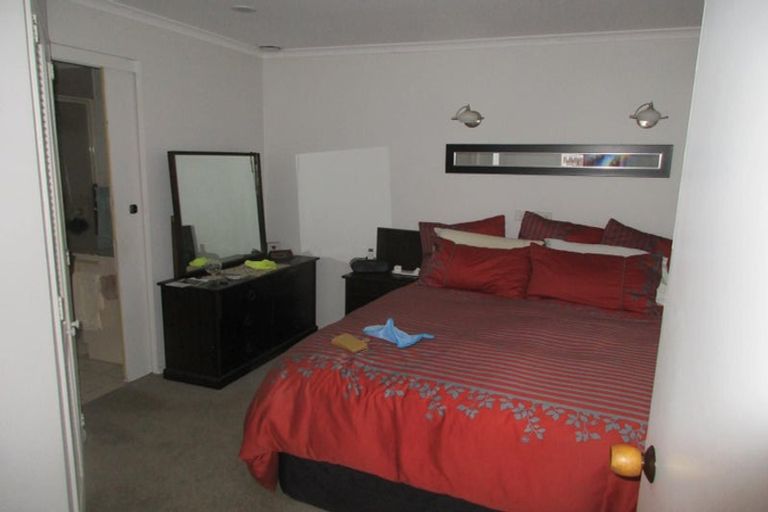 Photo of property in 5 Arthur Grove, Waikanae, 5036