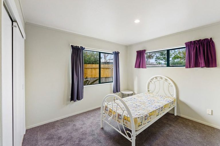 Photo of property in 8 Trig Hill Terrace, Waikanae Beach, Waikanae, 5036