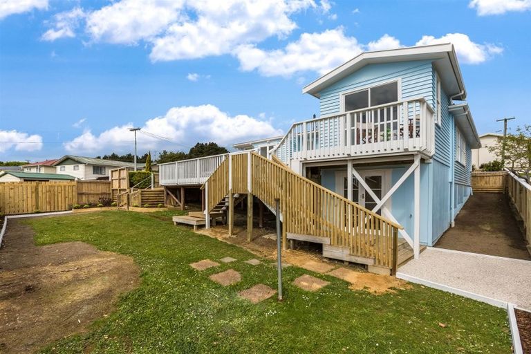 Photo of property in 79 Driver Crescent, Cannons Creek, Porirua, 5024