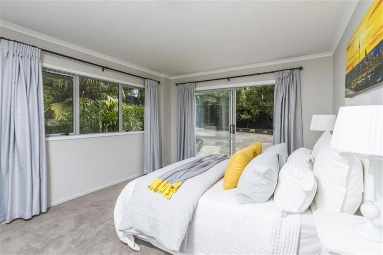 Photo of property in 271 East Coast Road, Mairangi Bay, Auckland, 0630