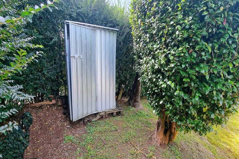 Photo of property in 1/8 Keeling Road, Henderson, Auckland, 0612