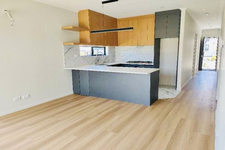 Photo of property in 87 Biokovo Street, Massey, Auckland, 0614