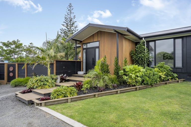 Photo of property in 32 Snell Crescent, Waihi Beach, 3611