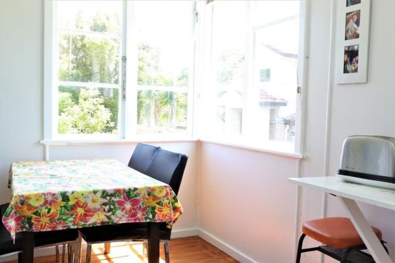 Photo of property in 180 Lake Road, Belmont, Auckland, 0622