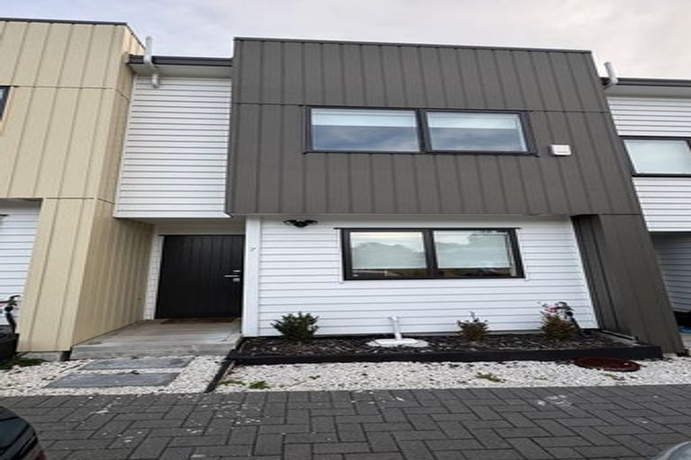 Photo of property in 7/25 Vodanovich Road, Te Atatu South, Auckland, 0610