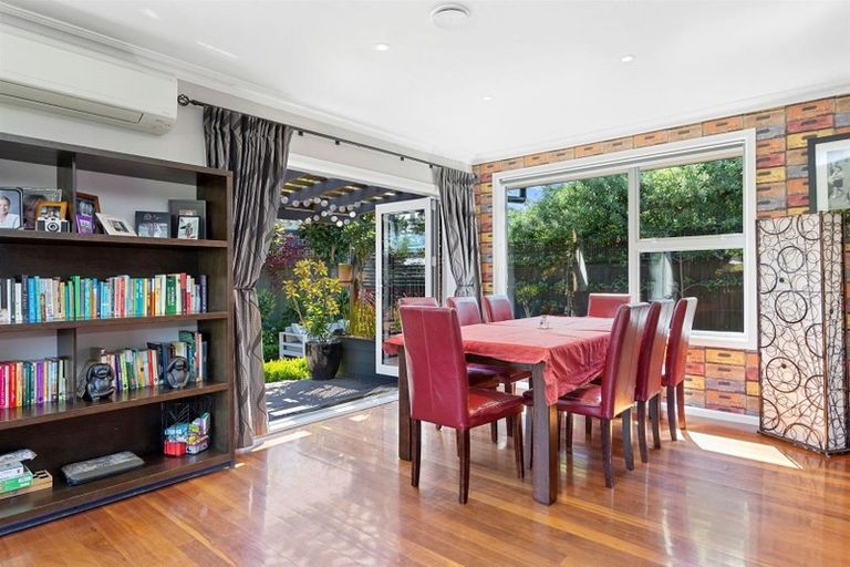 Photo of property in 2 Guinness Crescent, Ilam, Christchurch, 8041