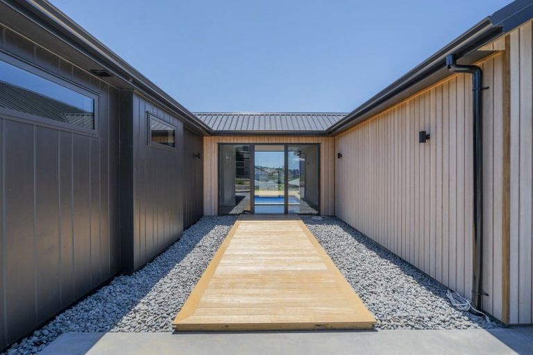 Photo of property in 8 Ian Hopper Way, Pauanui, 3579