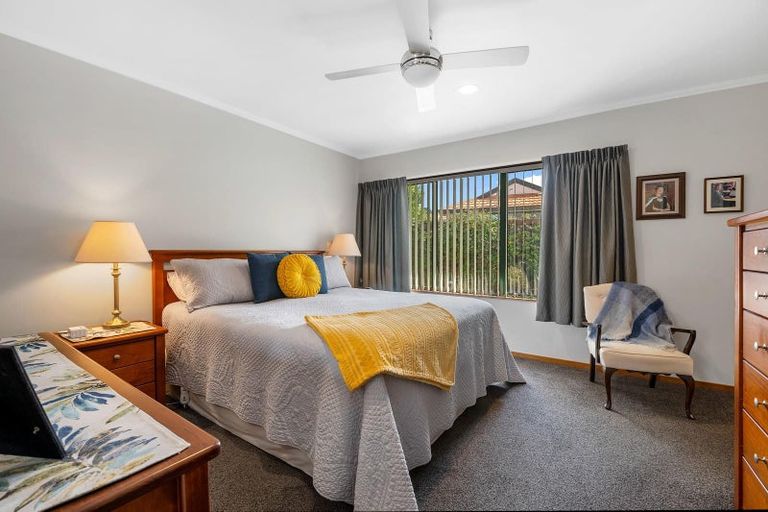 Photo of property in 8 Hoyte Place, Pukehangi, Rotorua, 3015