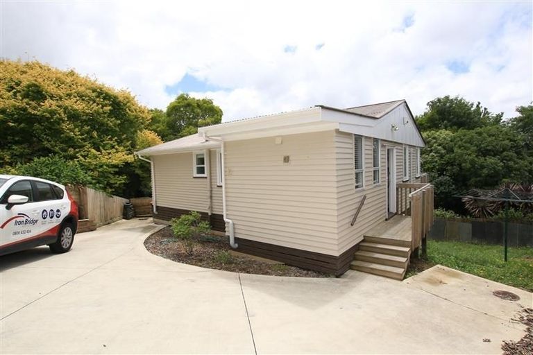 Photo of property in 64 Colwill Road, Massey, Auckland, 0614