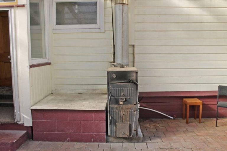 Photo of property in 62 Romilly Street, Westport, 7825