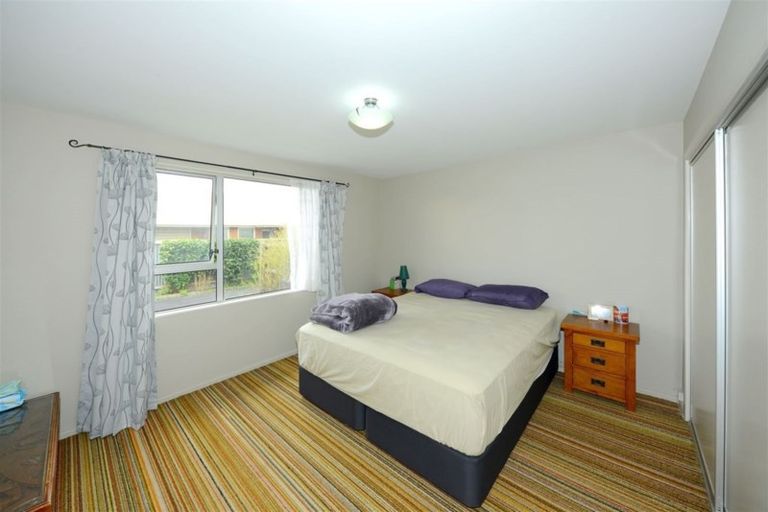 Photo of property in 4/122 Middlepark Road, Sockburn, Christchurch, 8042