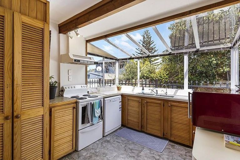 Photo of property in 24a Blanes Road, Weymouth, Auckland, 2103