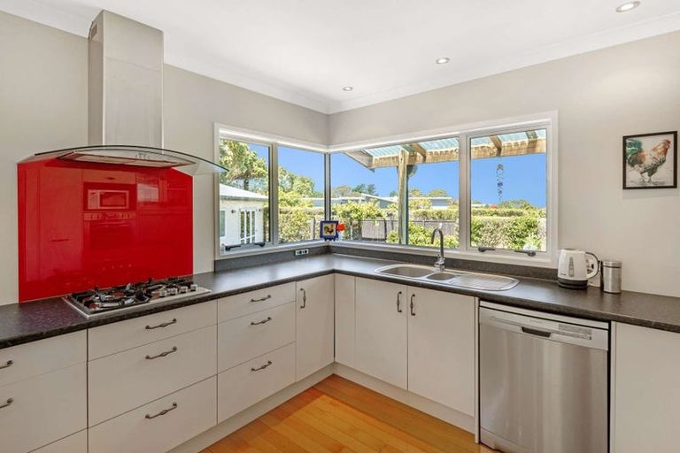 Photo of property in 18 Pickwick Road, Otamatea, Whanganui, 4571