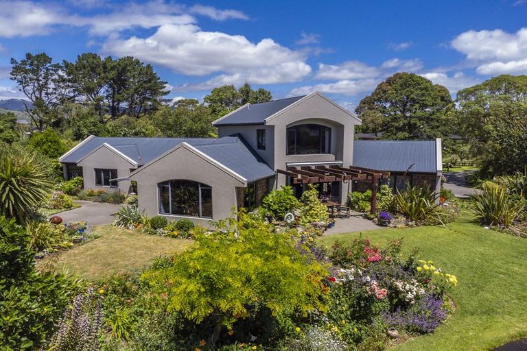 Photo of property in 33 Wood Leigh, Paraparaumu Beach, Paraparaumu, 5032