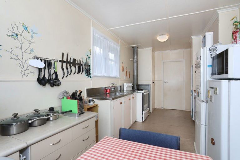 Photo of property in 22 Barton Street, Marton, 4710