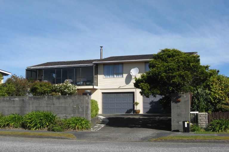 Photo of property in 2 Munro Place, Carters Beach, Westport, 7825