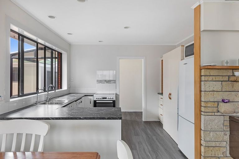 Photo of property in 61 College Road, Edgecumbe, 3120