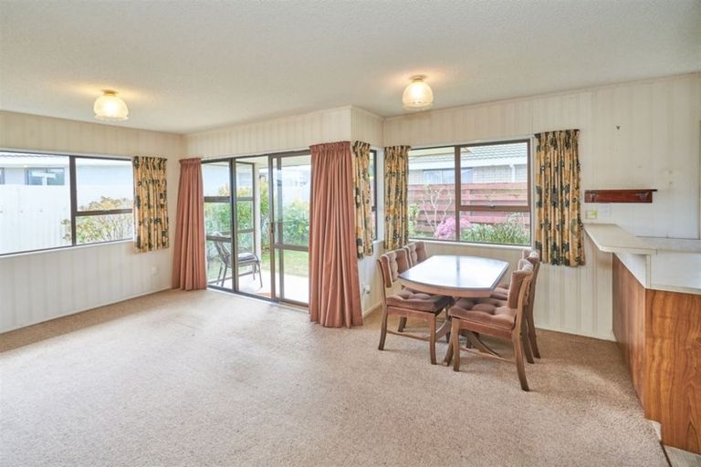 Photo of property in 2/99 Vogel Street, Roslyn, Palmerston North, 4414