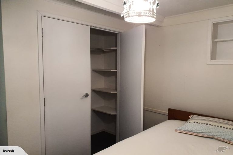 Photo of property in 32 Peter Terrace, Castor Bay, Auckland, 0620