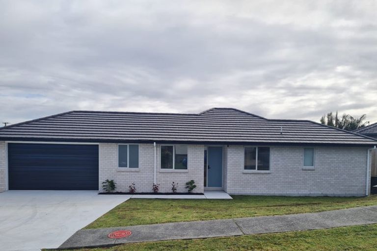 Photo of property in 15 Ocean View Rise, Ruakaka, 0116