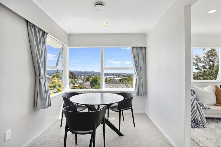 Photo of property in 43 Waitaki Street, Henderson, Auckland, 0612