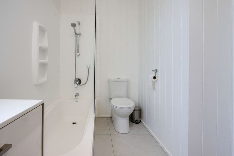 Photo of property in 18 Milton Terrace, Hospital Hill, Napier, 4110