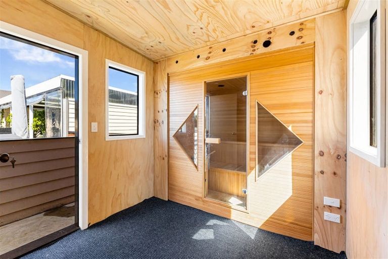 Photo of property in 773 Waitakere Road, Kumeu, 0891