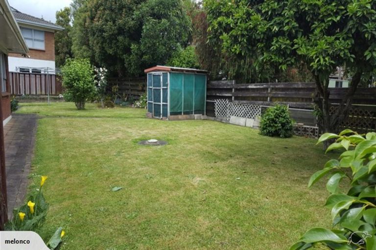 Photo of property in 2/11 Ashdown Place, Pahurehure, Papakura, 2113