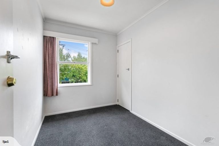 Photo of property in 1/9 College Road, Northcote, Auckland, 0627
