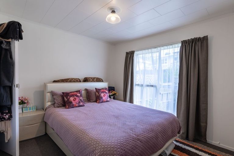 Photo of property in 2/14 Claridge Street, Glen Eden, Auckland, 0602