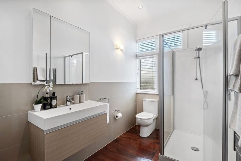 Photo of property in 1/35 Nile Road, Milford, Auckland, 0620