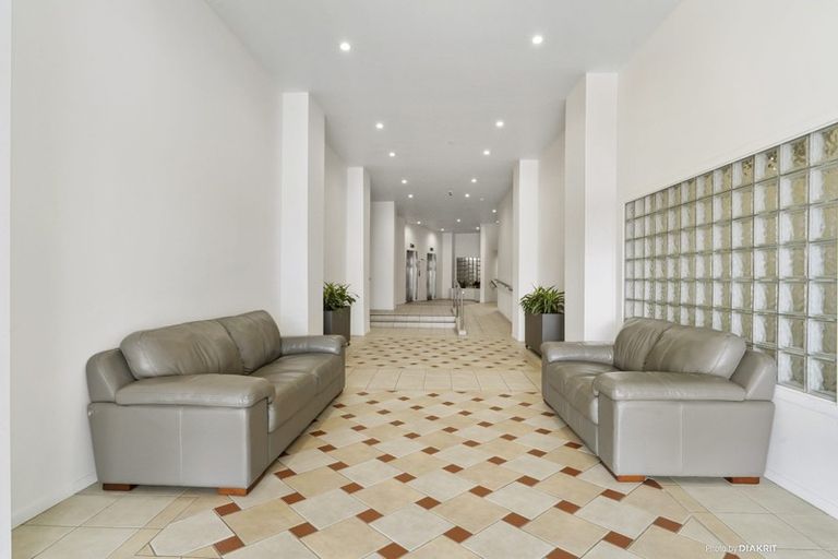 Photo of property in Stadium Garden Flats, 311/107 Thorndon Quay, Pipitea, Wellington, 6011