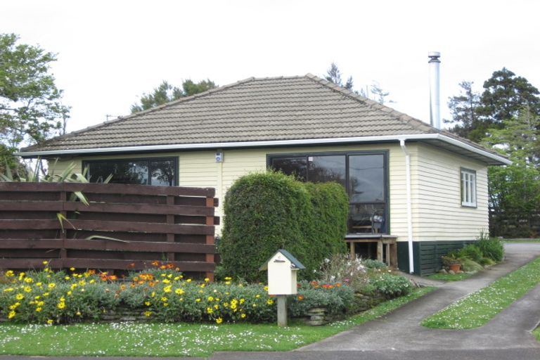 Photo of property in 6 Cowling Road, Hurdon, New Plymouth, 4310