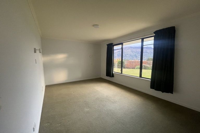 Photo of property in 3 Briar Bank Drive, Wanaka, 9305