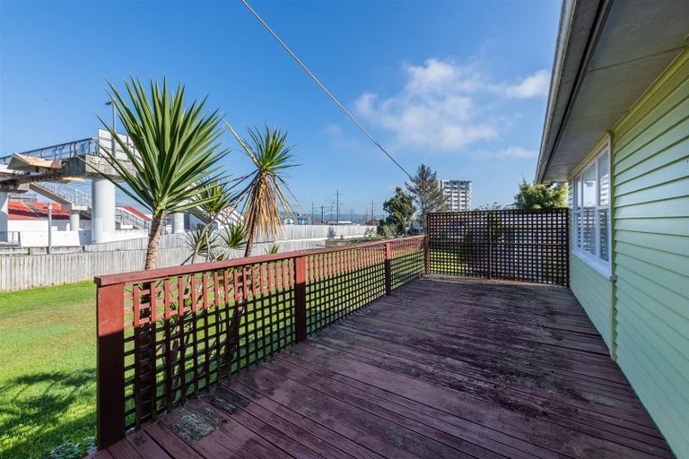 Photo of property in 2a Brandon Road, Glen Eden, Auckland, 0602