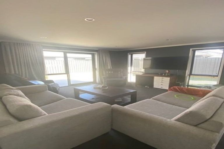 Photo of property in 72 Tabraham Crescent, Pyes Pa, Tauranga, 3112