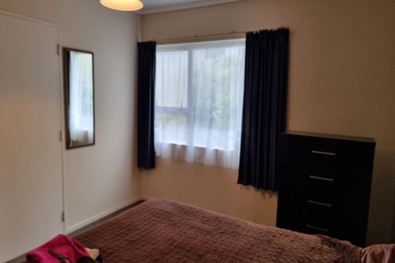 Photo of property in 6 Redwood Avenue, Tawa, Wellington, 5028