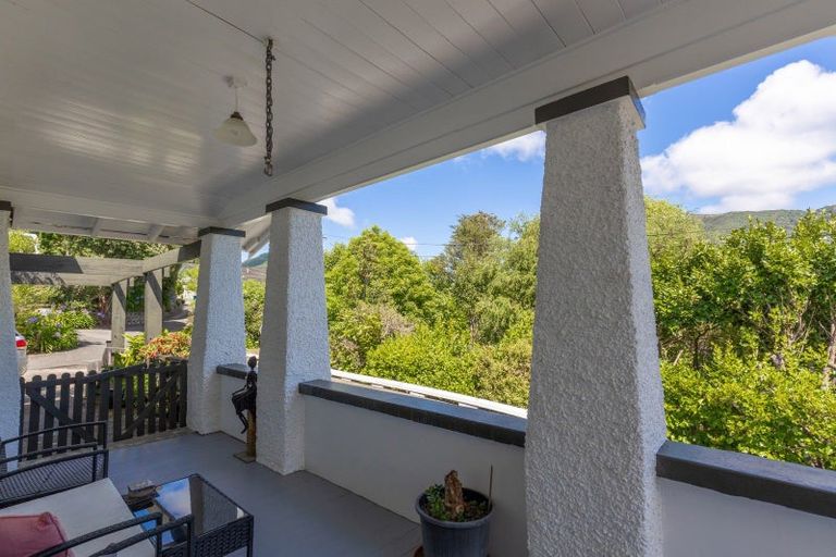 Photo of property in 7 Broadway, Picton, 7220