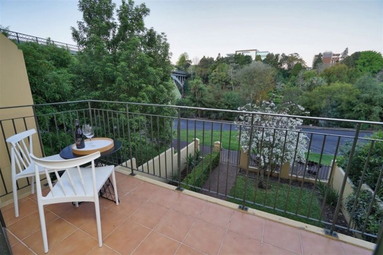 Photo of property in Waterford Estate, 1/102 Grantham Street, Hamilton Central, Hamilton, 3204