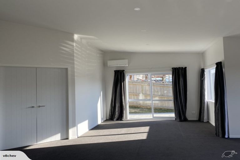 Photo of property in 2 Omaka Place, Aotea, Porirua, 5024