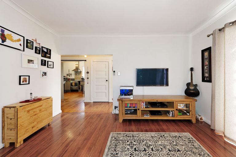 Photo of property in 10a Kashmir Road, Glen Eden, Auckland, 0602