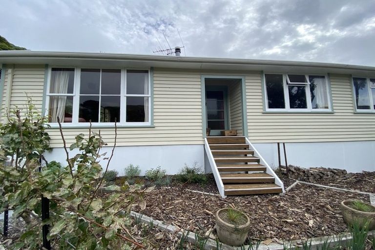 Photo of property in 6 Weku Road, Pukerua Bay, 5026