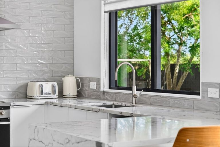 Photo of property in 23 Raabia Close, Parakai, 0830