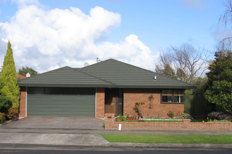 Photo of property in 88 Churchill Avenue, Hokowhitu, Palmerston North, 4410