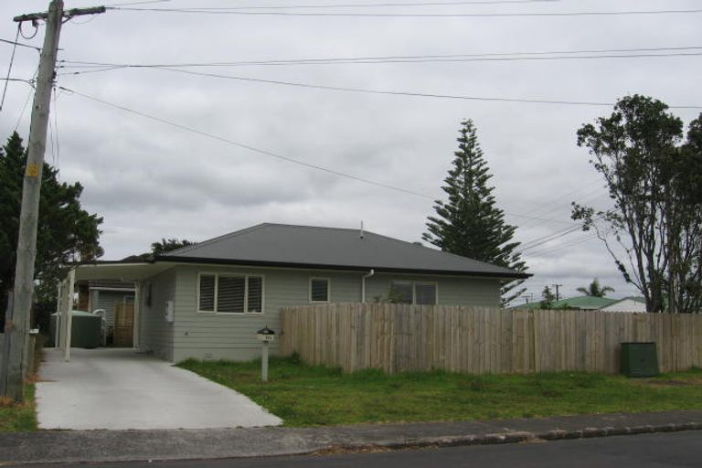 Photo of property in 16 Tiri Tiri Road, Birkdale, Auckland, 0626