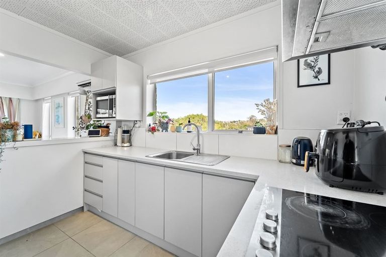 Photo of property in 2/110 Sartors Avenue, Browns Bay, Auckland, 0630