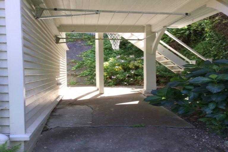 Photo of property in 1 Glasgow Street, Kelburn, Wellington, 6012