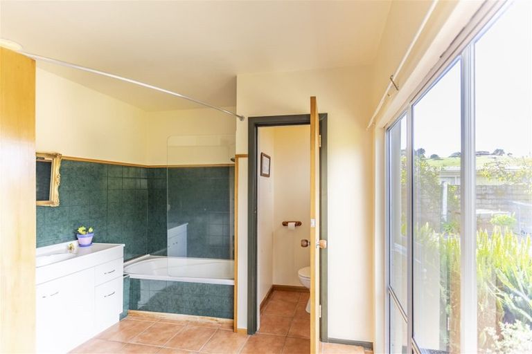 Photo of property in 13 Anderson Road, Taradale, Napier, 4112